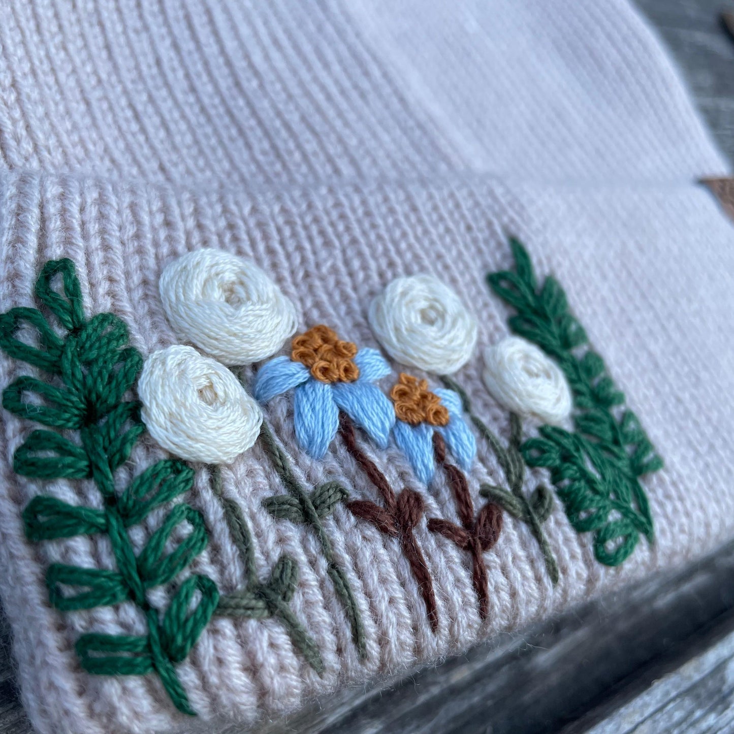 Embroidered Wool Beanie - Beige